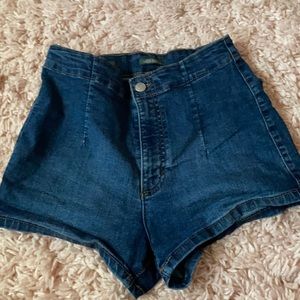 Shorts Brand new without tag.